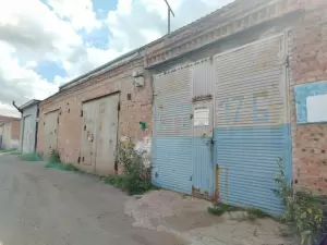 Фотография Old garage 1